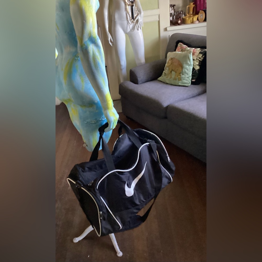 Nike Black and White duffle gym/travel bag